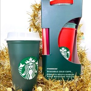 NEW - Starbucks Holiday 2020 Reusable Glitter Cups